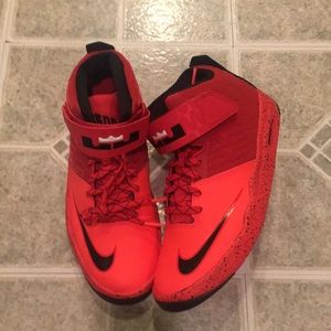 Lebron James airakronite basketball sneakers